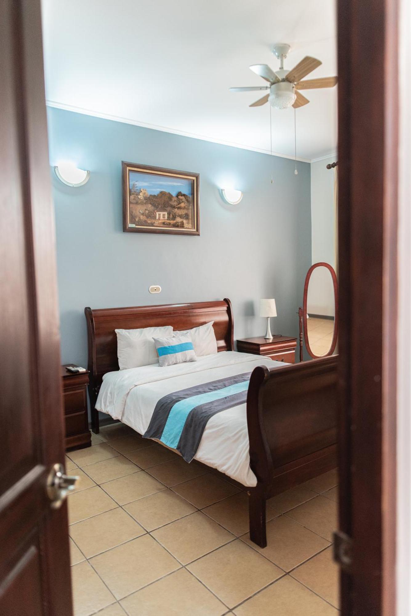 Hotel Y Restaurante El Guarco Καρτάγο Εξωτερικό φωτογραφία
