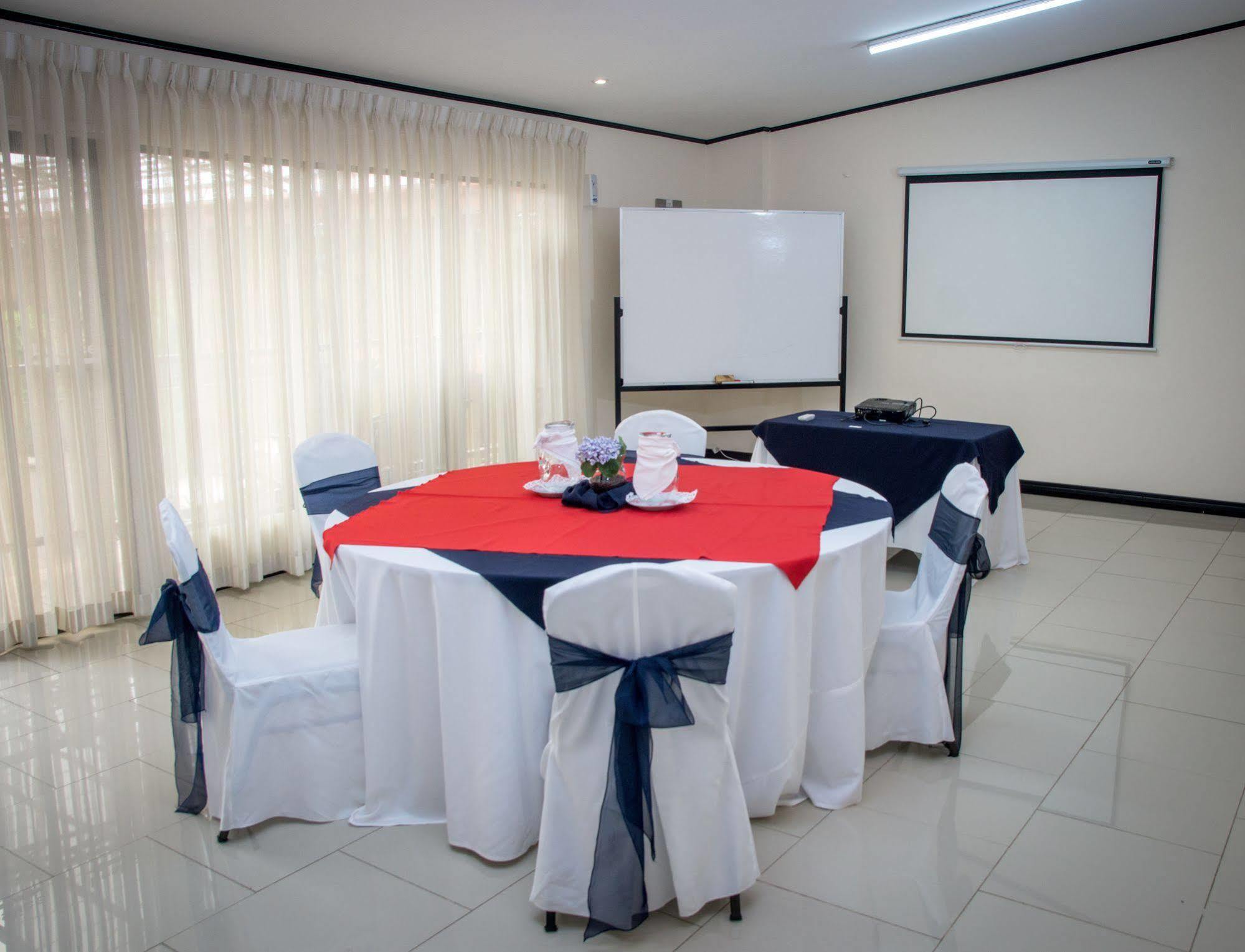 Hotel Y Restaurante El Guarco Καρτάγο Εξωτερικό φωτογραφία