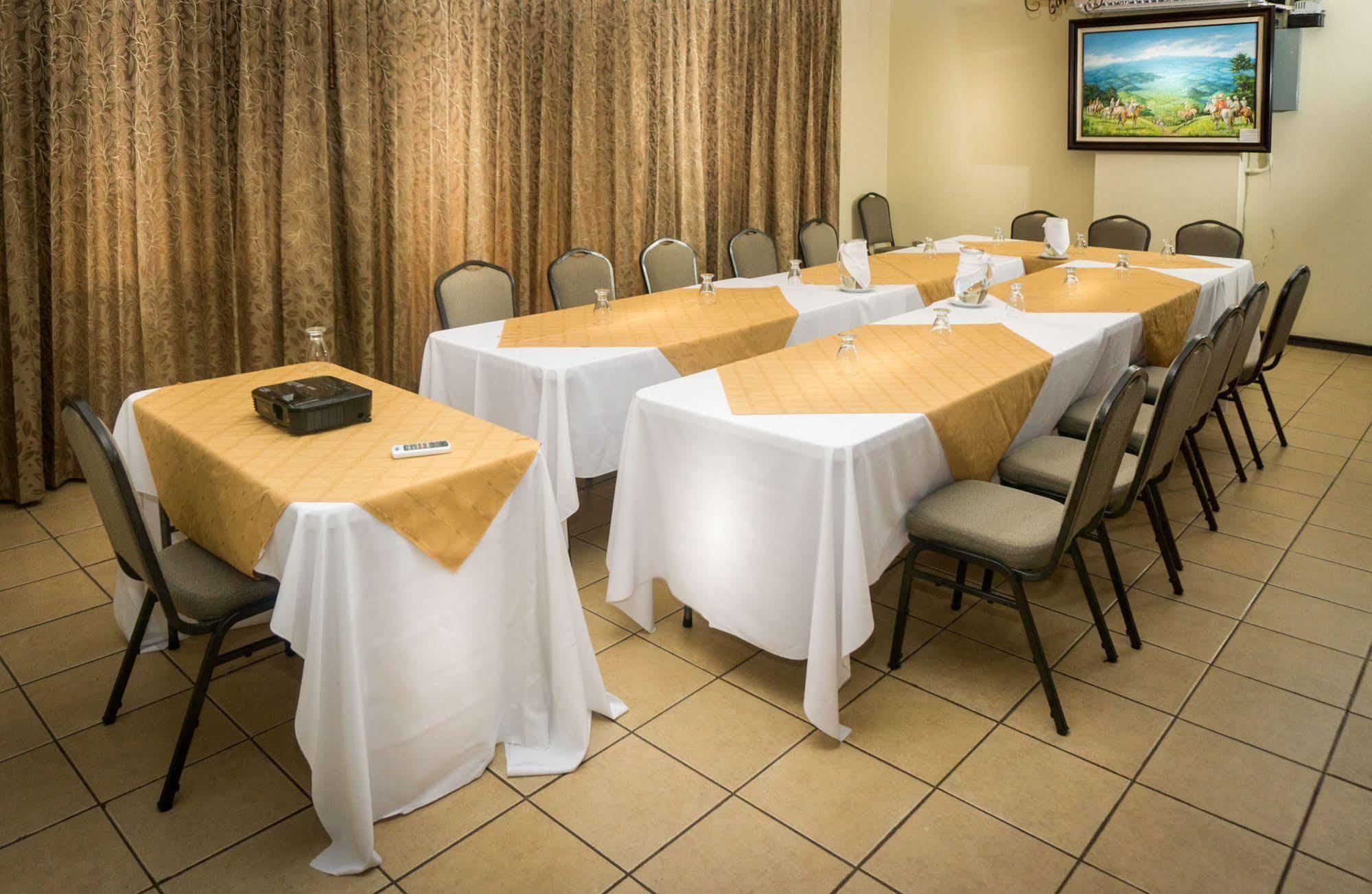 Hotel Y Restaurante El Guarco Καρτάγο Εξωτερικό φωτογραφία